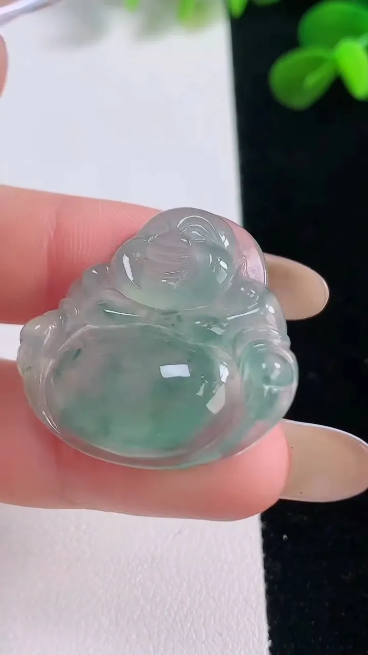 天然A货翡翠种飘花佛公吊坠，尺寸28.6-31-6.2，重量:7.70g
11月19日