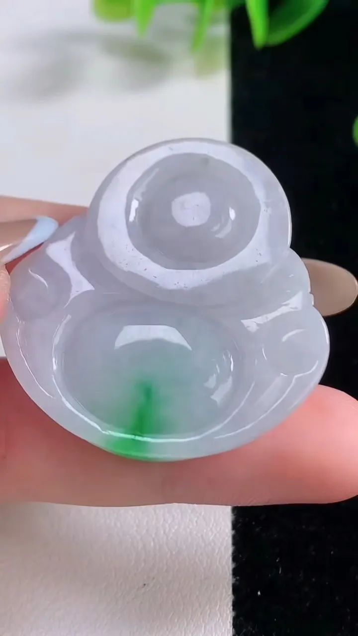 天然A货翡翠佛公吊坠，尺寸37.8-36.2-7.9，重量:16.40g
11月19日