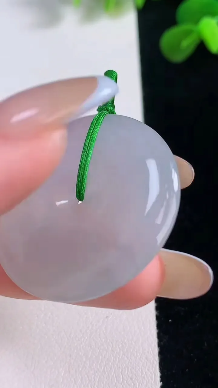 天然A货翡翠冰种紫罗兰平安扣吊坠，尺寸34-5，重量:14.23g
11月19日