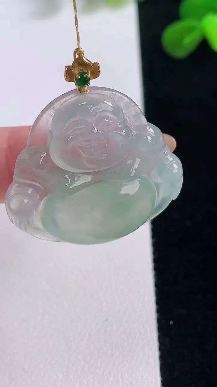 天然A货翡翠佛公吊坠，尺寸28.6-31.5-5.6，重量:8.12g
11月19日