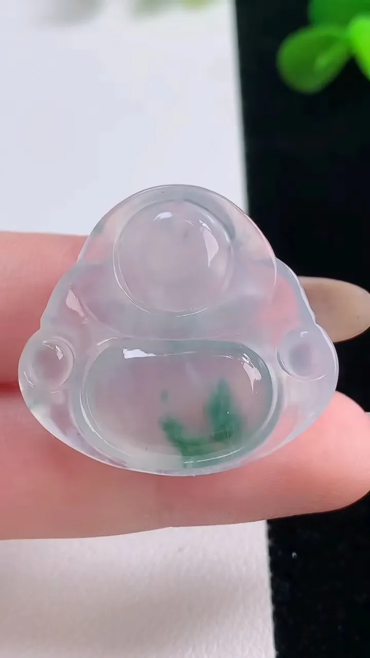 天然A货翡翠种飘花佛公吊坠，尺寸28-30.6-6，重量:8.15g
11月19日