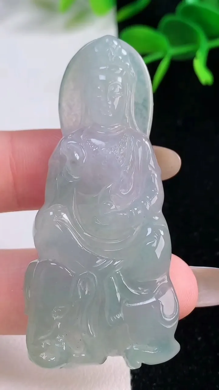 天然A货翡翠普贤菩萨吊坠，尺寸59-27-6，重:18.90g
11月19日