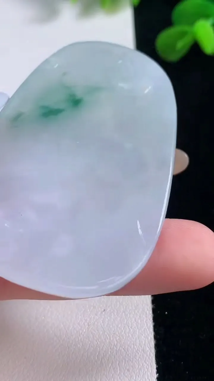 天然A货翡翠冰种飘花普贤菩萨吊坠，尺寸61.2-37.4-5.6，重量:28.89g
11月19日