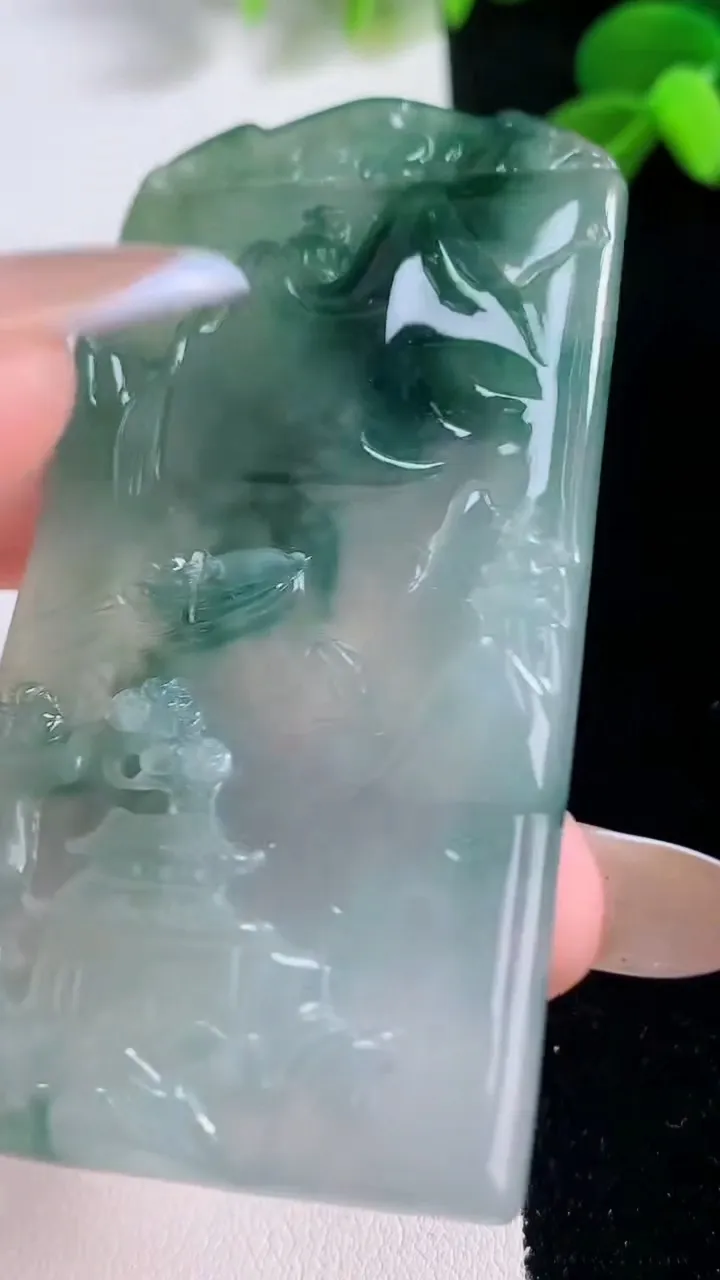 天然A货翡翠山水牌吊坠，尺寸68.7-36.8-5.7，重量:32.80g
11月19日