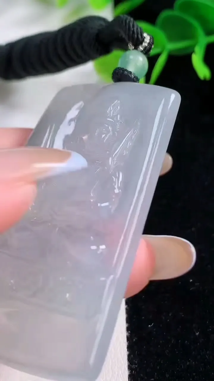 天然A货翡翠虚空藏菩萨吊坠，尺寸58-29.5-5.5，重:26.93g
11月19日