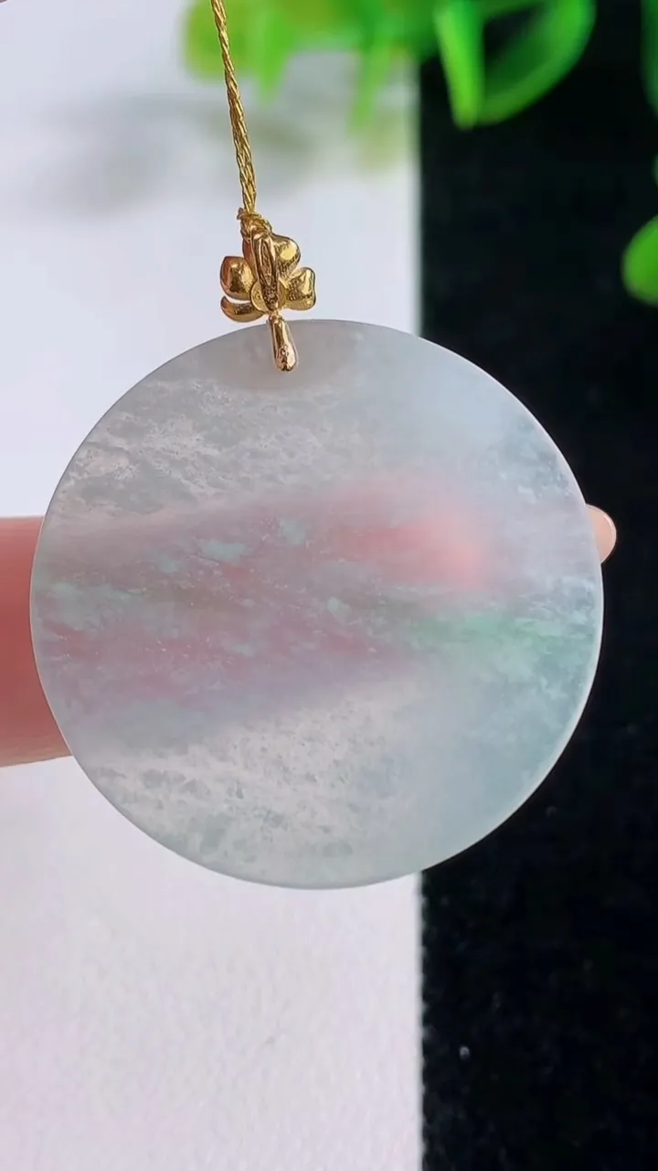 天然A货翡翠无事牌吊坠，尺寸29.8-2，重量:5.48g
11月19日