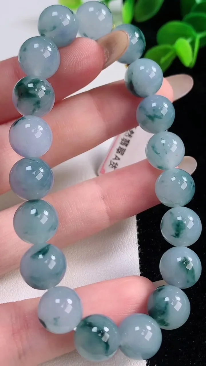 天然A货翡翠紫罗兰飘花圆珠手串，尺寸10.2-19颗，重量:36.33g11月19日
工厂直销收藏佳品,种好水足，色泽均匀，有种有色，上手高大气！