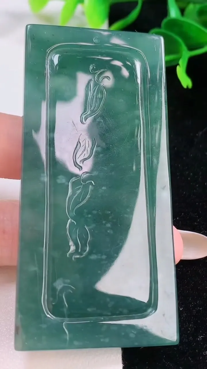 天然A货翡翠蓝水文殊菩萨吊坠，尺寸76.5-33.7-9.5，重:55.27g
11月19日