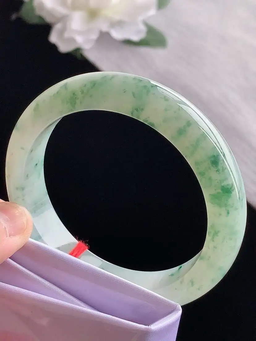 a货翡翠老坑冰种飘花正装正圈手镯55-56圈口  尺寸55×12.8×8.5mm 1118