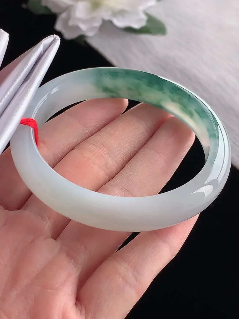 a货翡翠老坑冰种飘花贵妃手镯55-56圈口  尺寸55.2×49.6×11.6×7.5mm 1118