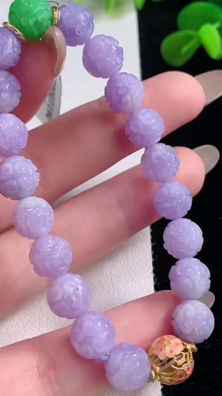 天然A货翡翠双彩紫罗兰圆珠雕花圆珠手串，尺寸8.5-19颗，重量:18.31g11月19日
工厂直销