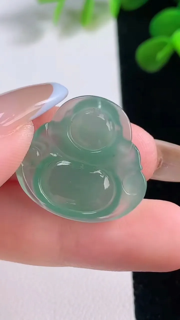 天然A货翡翠佛公吊坠，尺寸22.3-23.7-4.8，重量:3.95g
11月19日