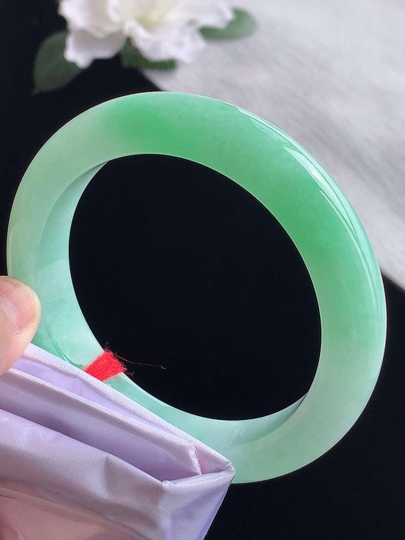 a货翡翠老坑冰种飘绿厚装正装正圈手镯60-61大圈口  尺寸60.5×13×10mm 1119 A99