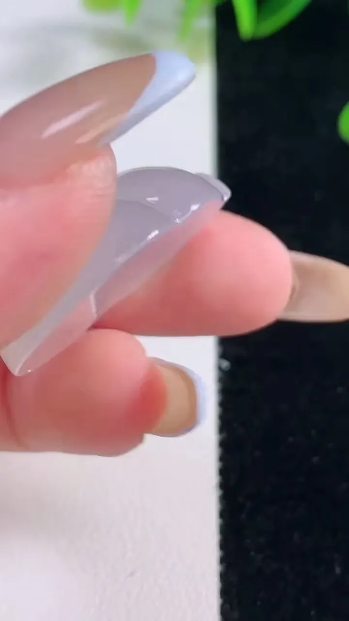 天然A货翡翠种白冰葫芦镶嵌件，尺寸29-23-9，重量:11.15g
11月20日