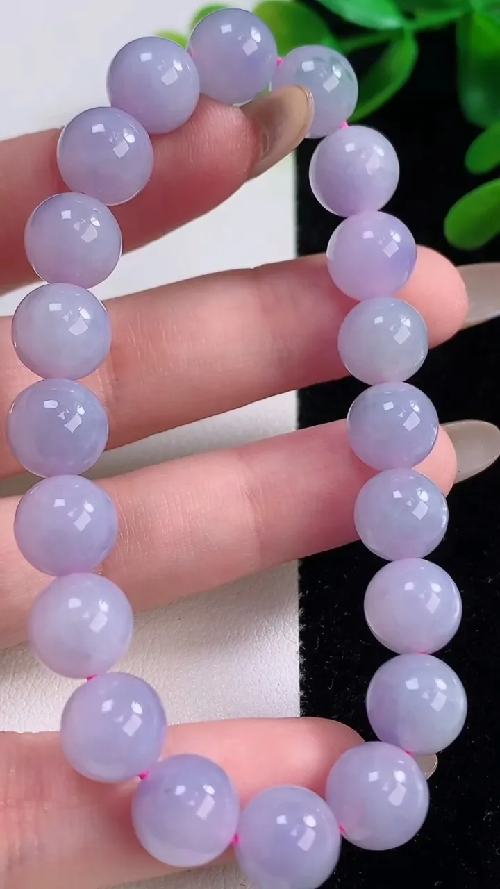 天然A货翡翠紫罗兰圆珠手串，尺寸9.4-20颗，重量:30.88g11月20日
工厂直销收藏佳品,种好水足，色泽均匀，有种有色，上手高大气！