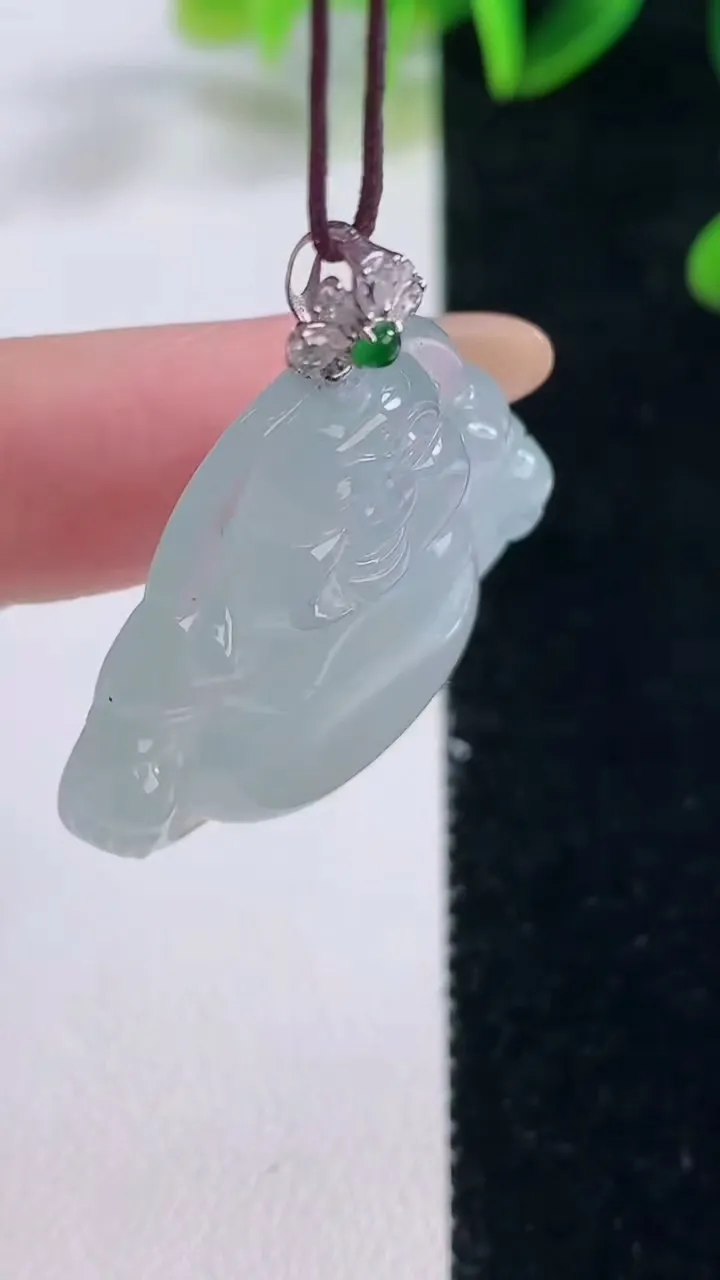 天然A货翡翠佛公吊坠，尺寸28.7-32.3-6，重量:9.38g
11月20日