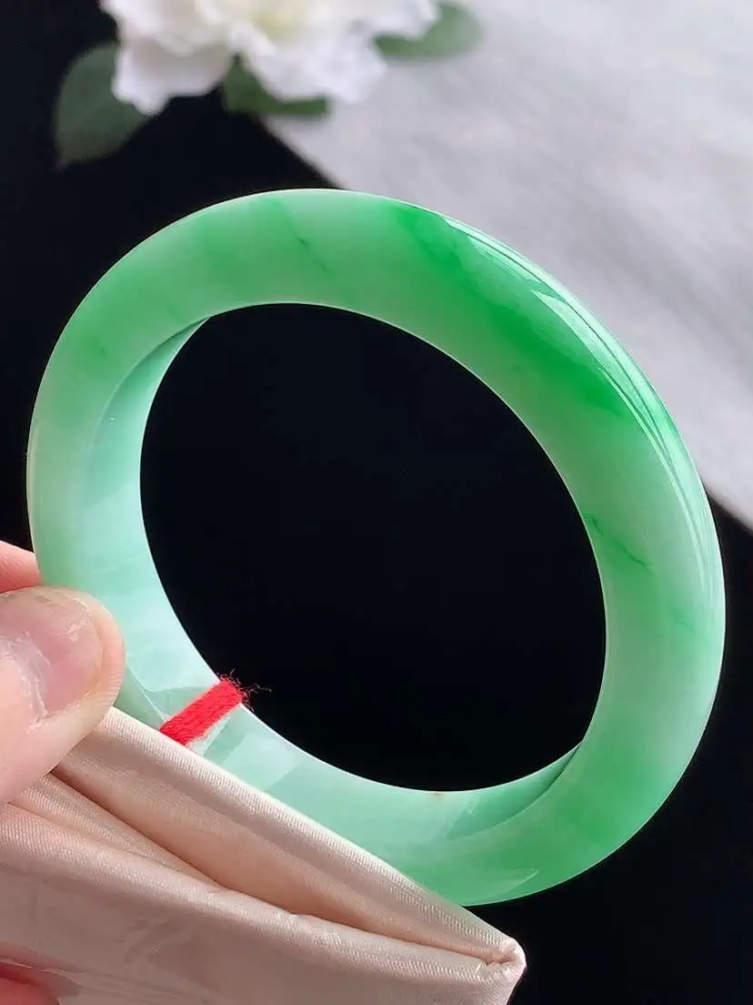 a货翡翠老坑冰种飘绿正装正圈手镯53-54圈口  尺寸53×11×8.8mm 1119