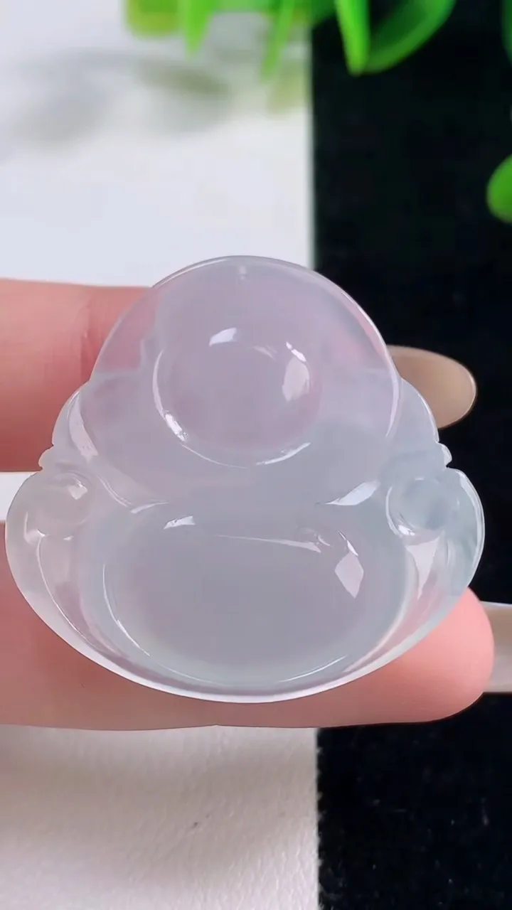 天然A货翡翠种白冰佛公吊坠，尺寸33.5-35.9-6，重量:11.00g
11月20日