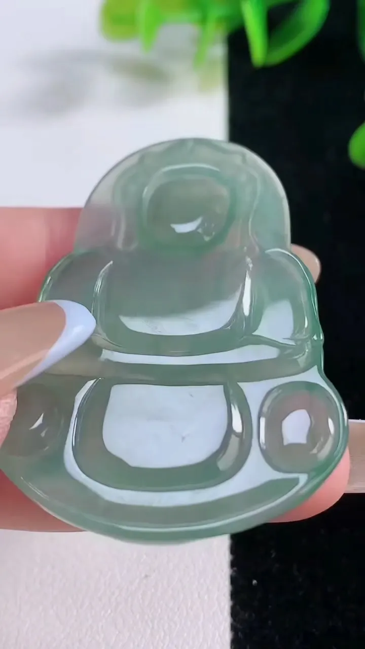 天然A货翡翠观音菩萨吊坠，尺寸49-35.8-4，重量:13.56g
11月20日