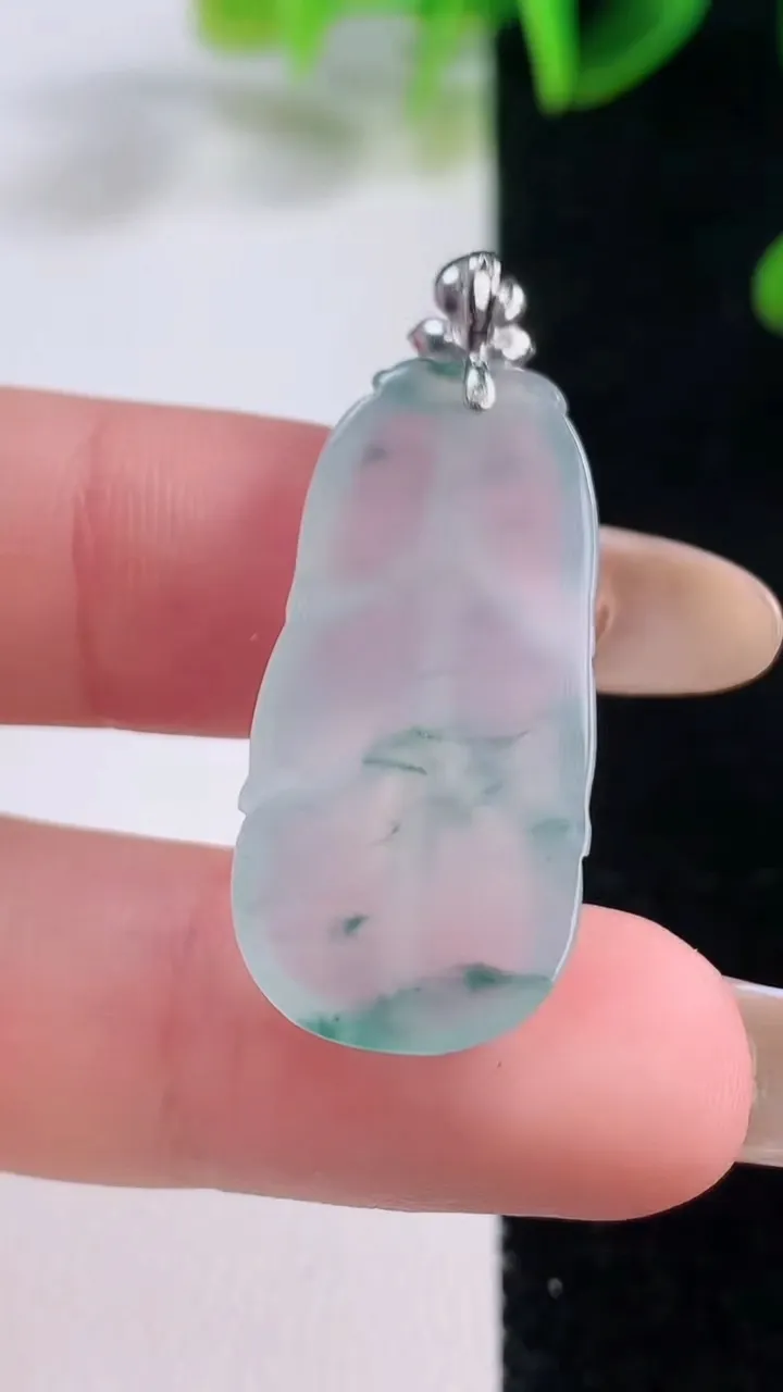 天然A货翡翠种飘花金枝玉叶 叶子吊坠，尺寸30-14-4，重量:4.10g
11月20日