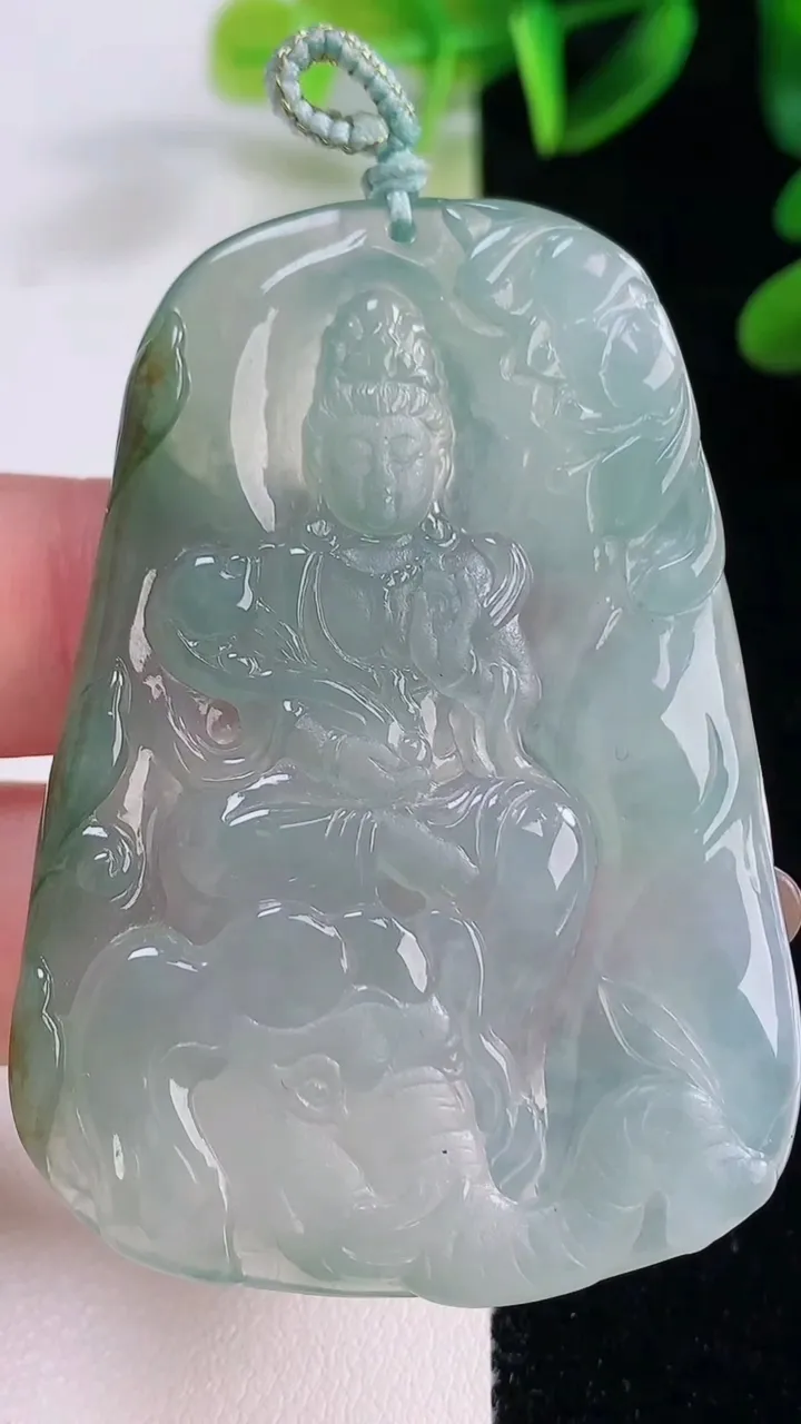 天然A货翡翠普贤菩萨吊坠，尺寸56.5-40.5-4.5，重量:24.58g
11月20日