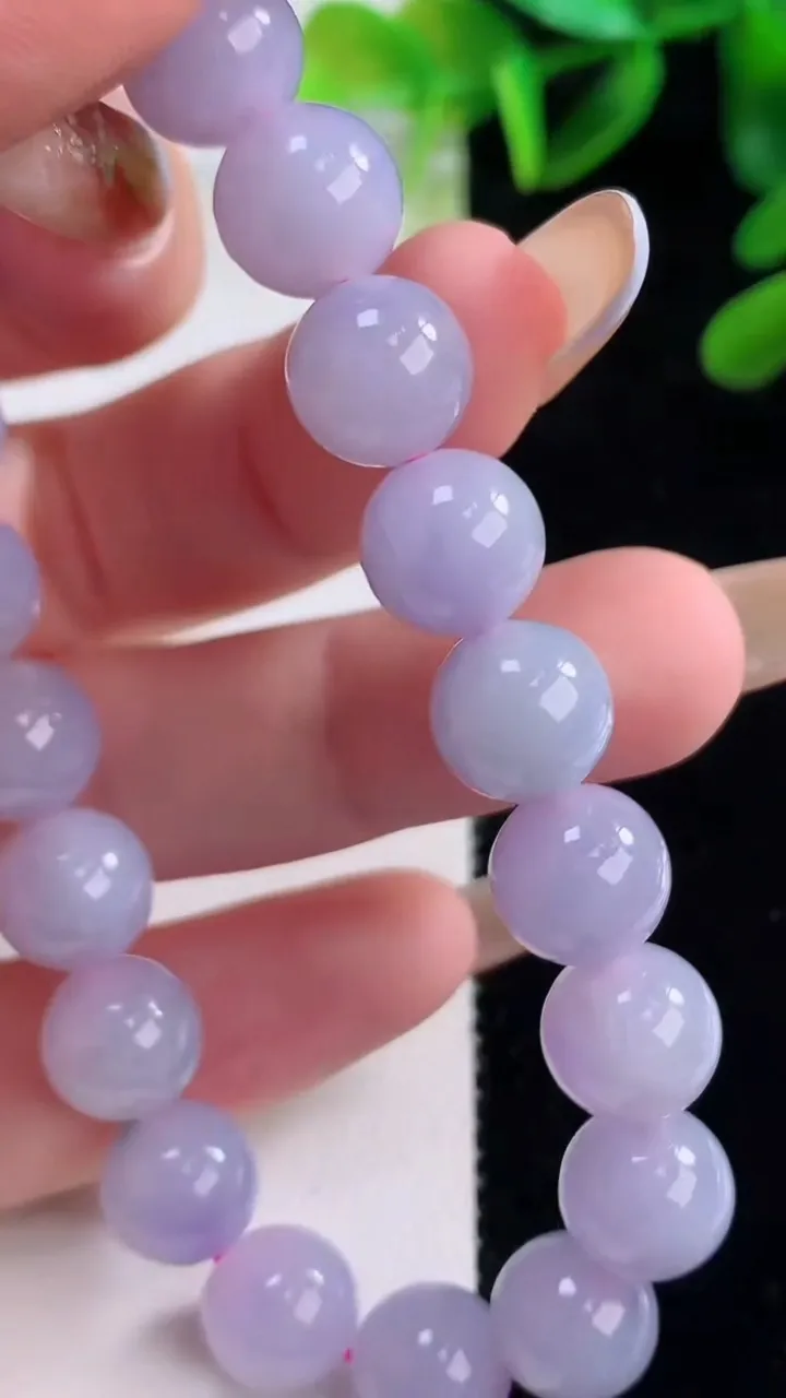 天然A货翡翠紫罗兰圆珠手串，尺寸9.4-20颗，重量:30.88g11月20日
工厂直销收藏佳品,种好水足，色泽均匀，有种有色，上手高大气！