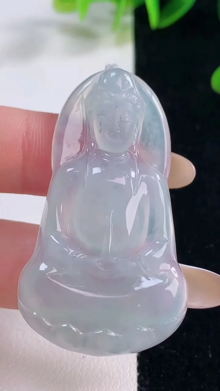 天然A货翡翠观音菩萨吊坠，尺寸49.5-29-5，重量:12.98g
11月20日