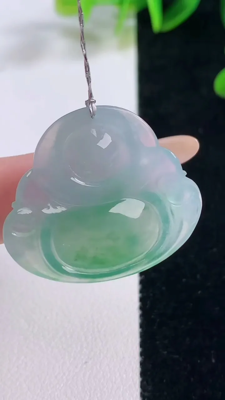 天然A货翡翠佛公吊坠，尺寸28.8-32.3-5.6，重量:18.15g
11月20日