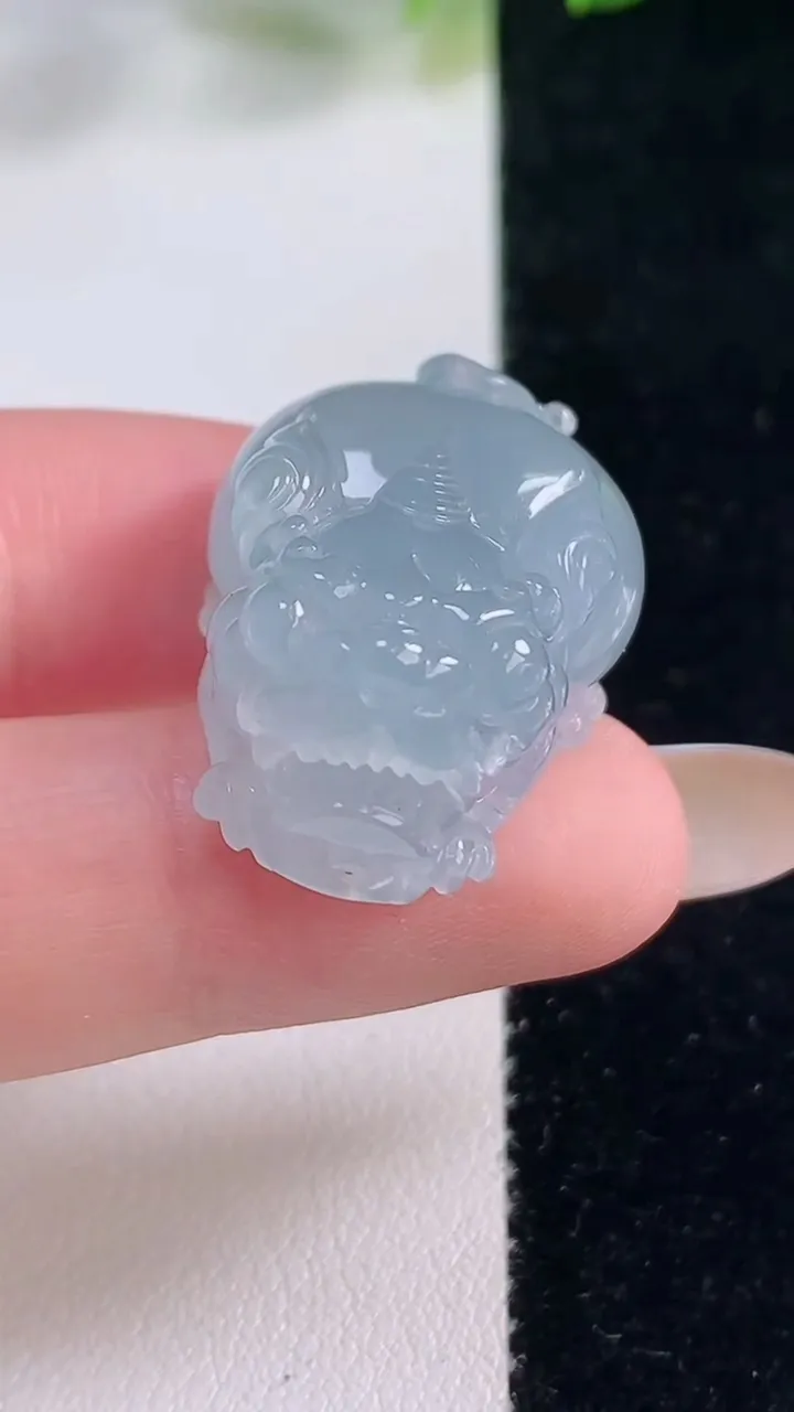 天然A货翡翠种紫罗兰貔貅吊坠，尺寸26.5-20-12.7，重量:14.31g
11月20日