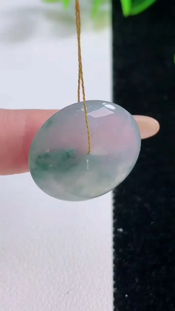 天然A货翡翠冰种飘花平安扣吊坠，尺寸23-5.6，重量:6.55g
11月20日