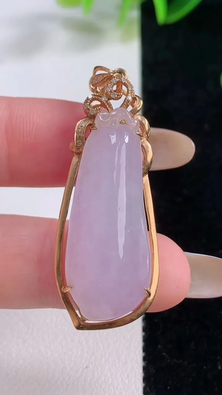 天然A货翡翠18K金紫罗兰福瓜吊坠，尺寸45.4-16.4-8.8，裸石33-13.3重量:7.26