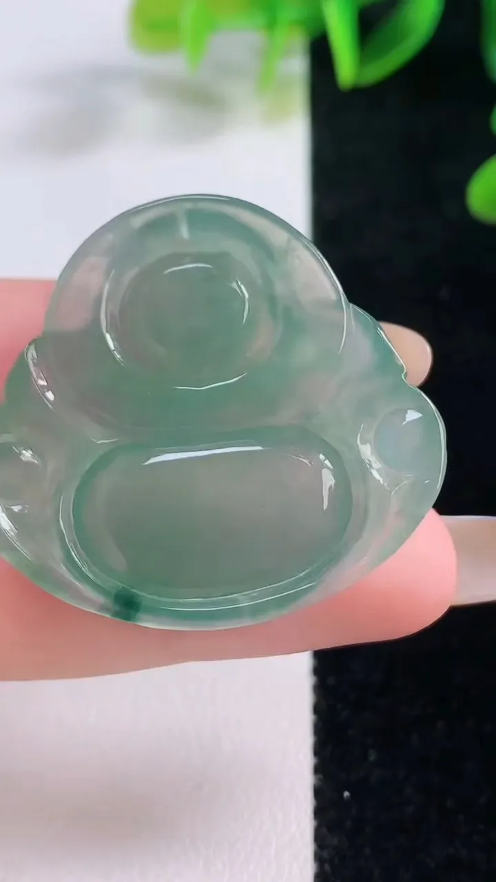 天然A货翡翠佛公吊坠，尺寸33-36-6.8，重量:11.84g
11月20日