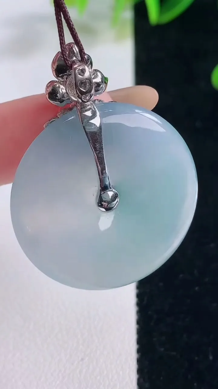 天然A货翡翠种紫罗兰平安扣吊坠，尺寸30.8-4.7，重量:11.25g
11月20日