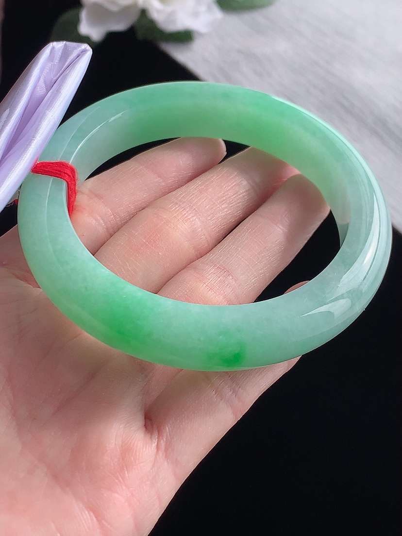 a货翡翠老坑冰种飘绿厚装正装正圈手镯60-61大圈口  尺寸60.5×13×10mm 1119 A99