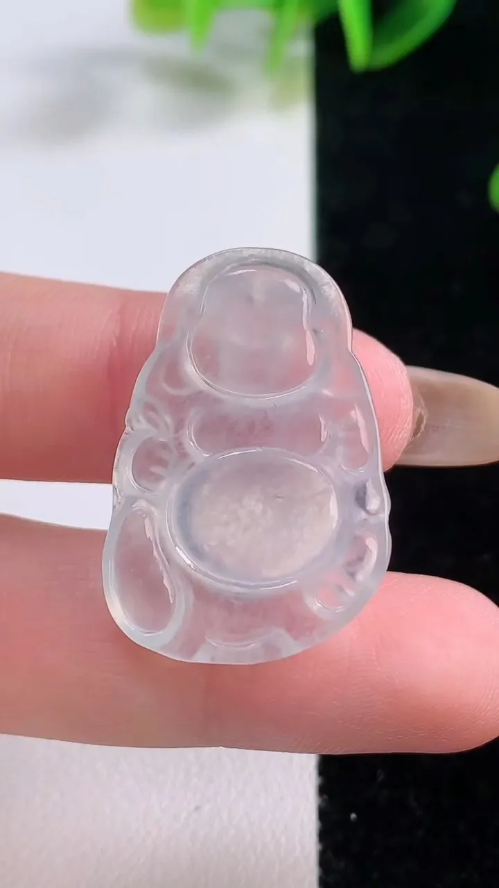 天然A货翡翠布袋佛吊坠，尺寸30-20.6-5，重量:5.40g
11月20日