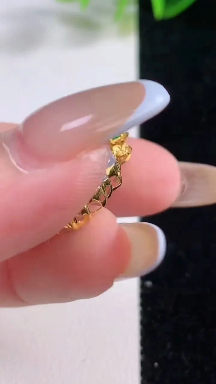 天然A货翡翠18K金紫罗兰和和美美 荷花吊坠，尺寸20-23.7-7.6，重量:4.07g
11月20日