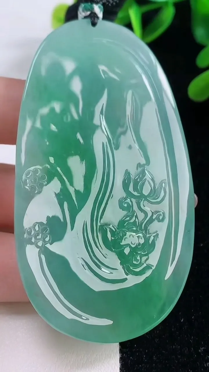 天然A货翡翠普贤菩萨吊坠，尺寸74.3-41.8-9.4，重量:53.41g
11月20日