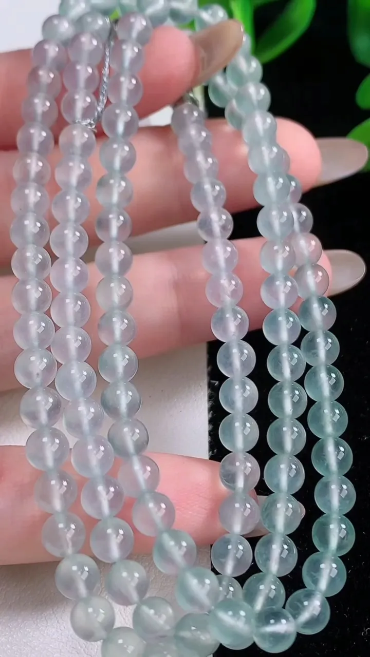 天然A货翡翠种飘花圆珠项链，尺寸5-118颗，重量:30.86g
11月20日