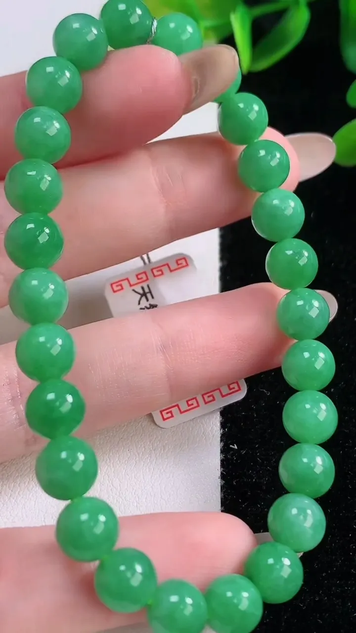 天然A货翡翠圆珠手串，尺寸7.2-26颗，重量:18.76g11月20日
工厂直销收藏佳品,种好水足
