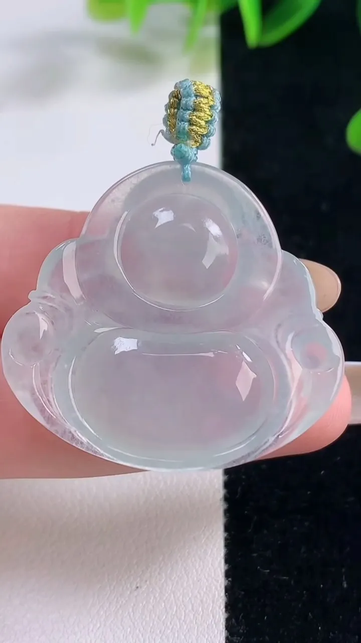 天然A货翡翠种白冰佛公吊坠，尺寸32.7-36.2-6.2，重量:10.78g
11月20日