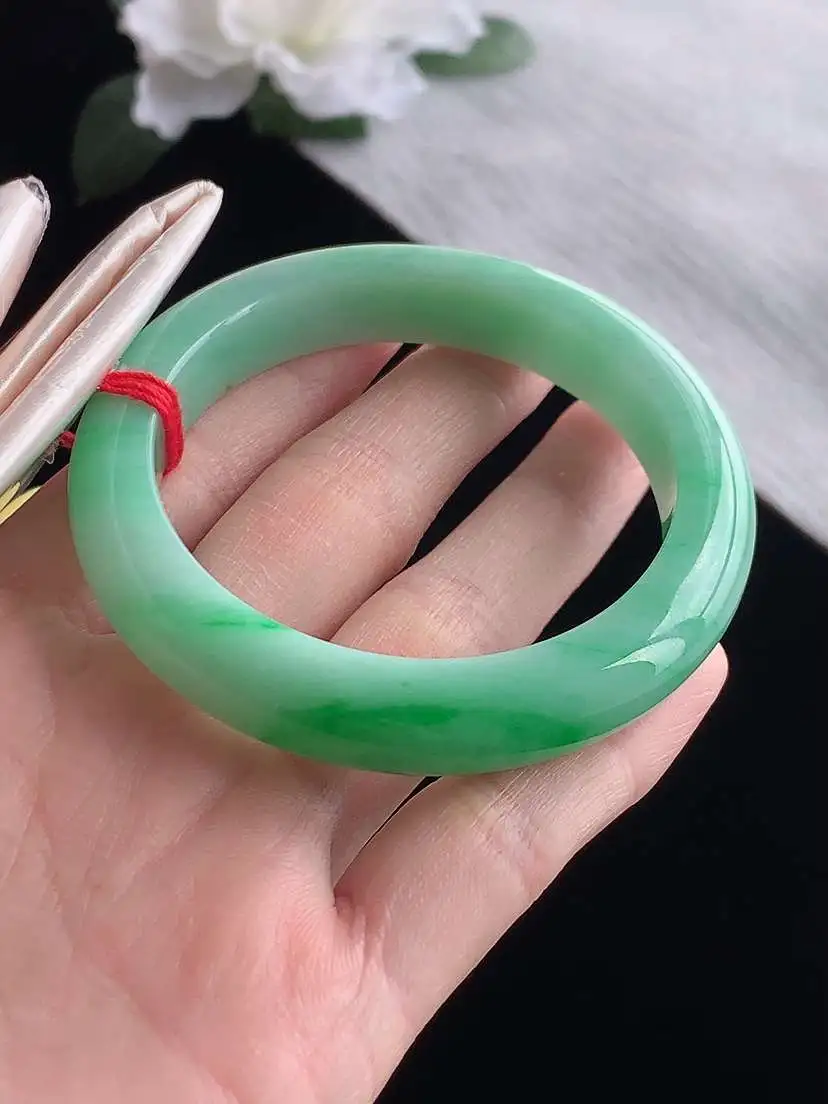 a货翡翠老坑冰种飘绿正装正圈手镯53-54圈口  尺寸53×11×8.8mm 1119