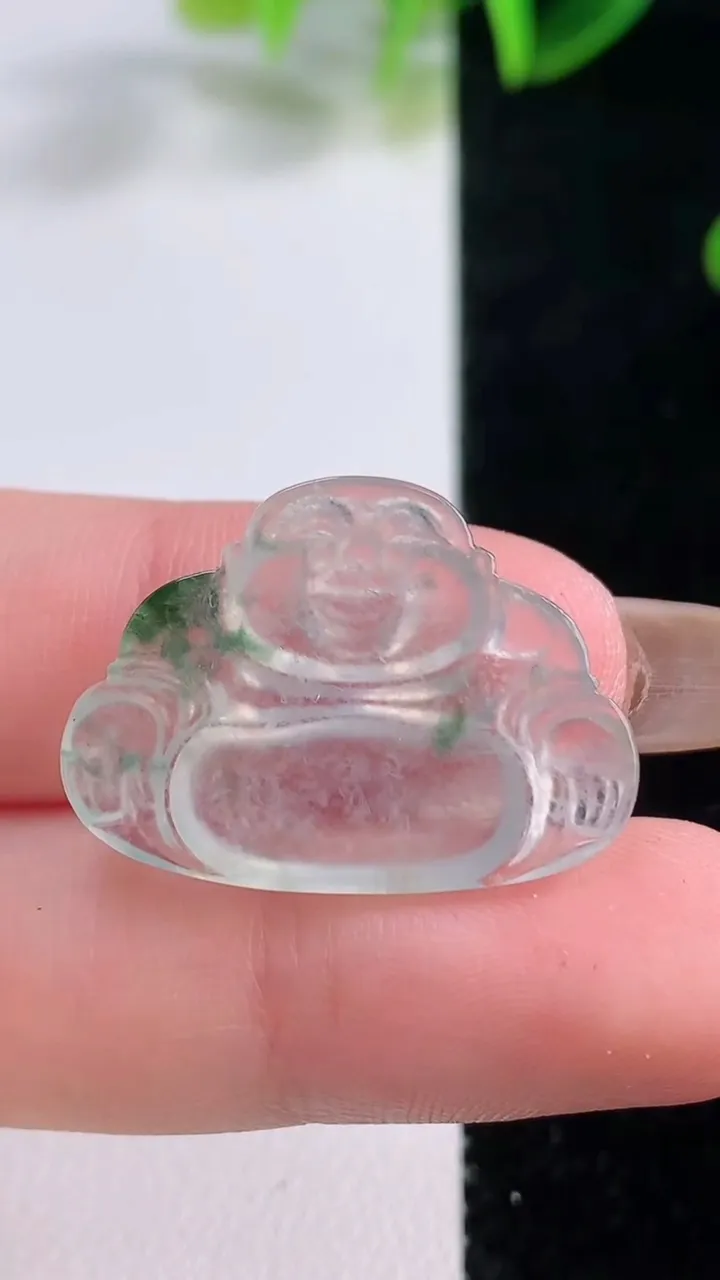 天然A货翡翠冰种飘花佛公镶嵌件，尺寸18.7-26-3.5，重量:2.93g
11月20日