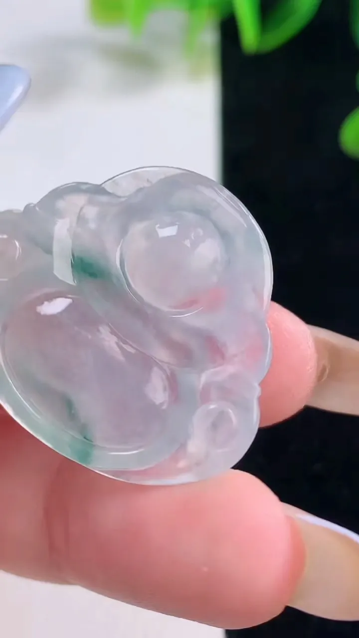 天然A货翡翠种飘花佛公吊坠，尺寸27-30.5-5.8，重量:6.87g
11月20日