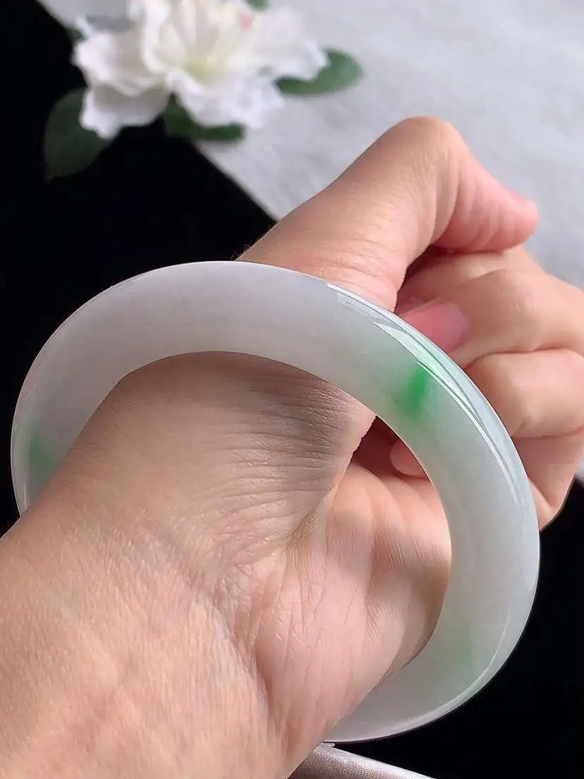 a货翡翠老坑冰种飘绿胖圆条手镯56-57圈口  尺寸56.8×11.8mm 1119