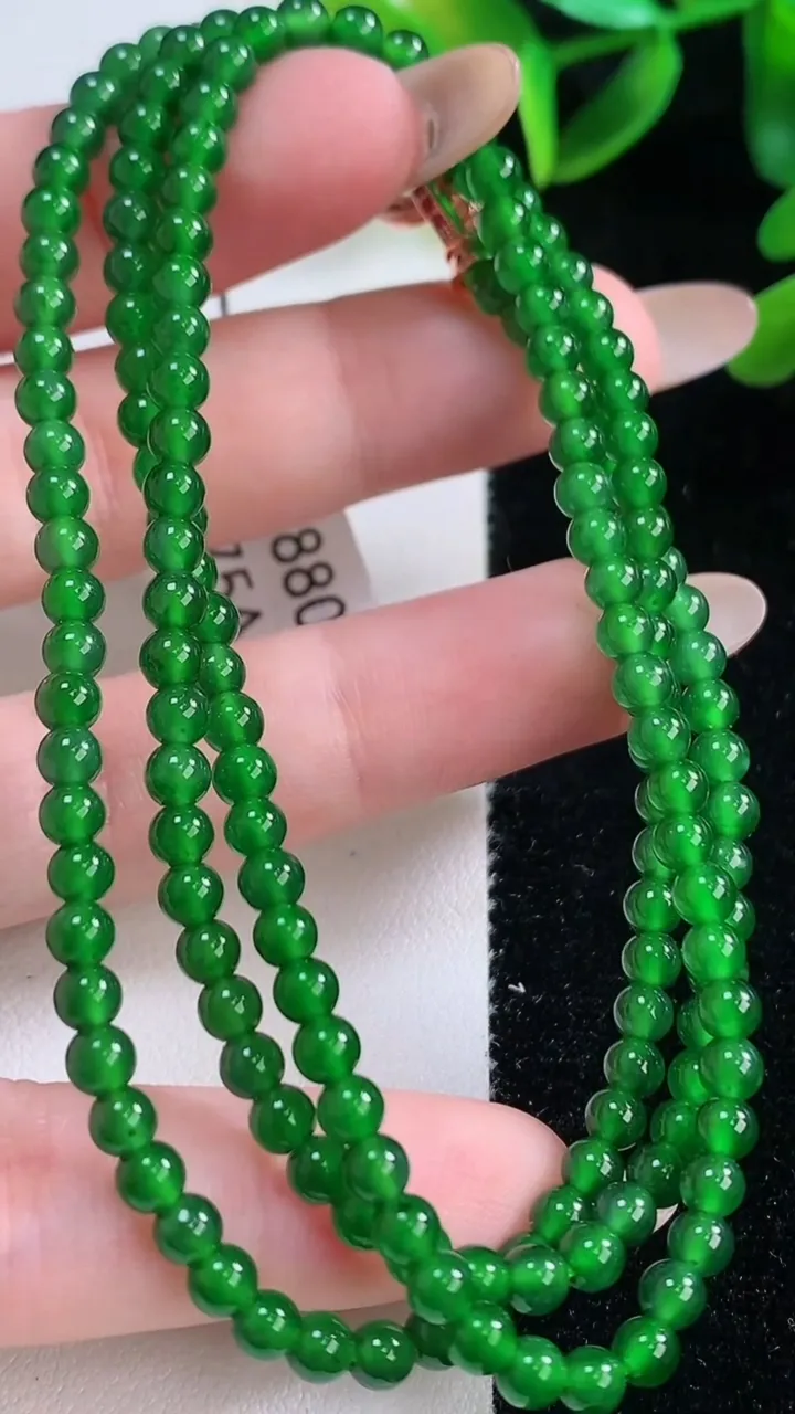 天然A货翡翠小米珠项链，尺寸3.7-170颗，重量:16.96g11月20日
工厂直销收藏佳品,种好水足，色泽均匀，有种有色，上手高大气！