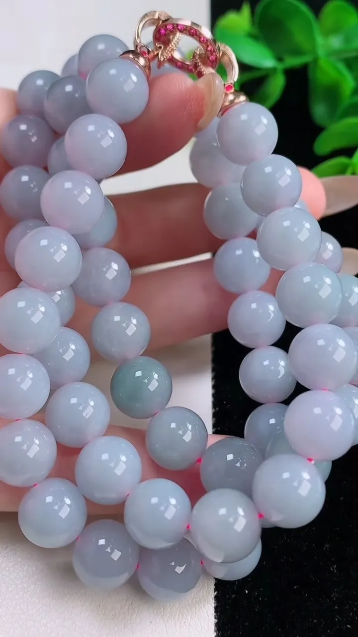 天然A货翡翠紫罗兰圆珠项链，尺寸10-57颗，重量:118.13g11月20日
工厂直销收藏佳品,种好水足，色泽均匀，有种有色，上手高大气！