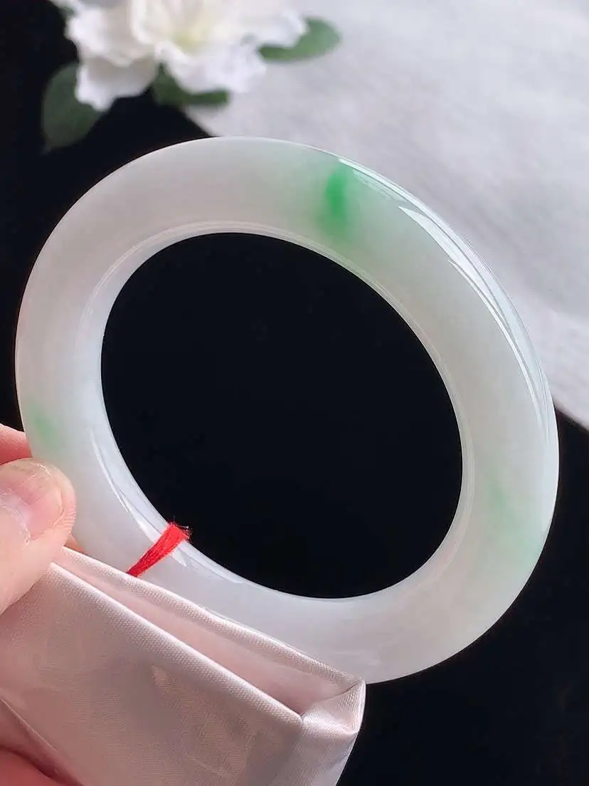 a货翡翠老坑冰种飘绿胖圆条手镯56-57圈口  尺寸56.8×11.8mm 1119