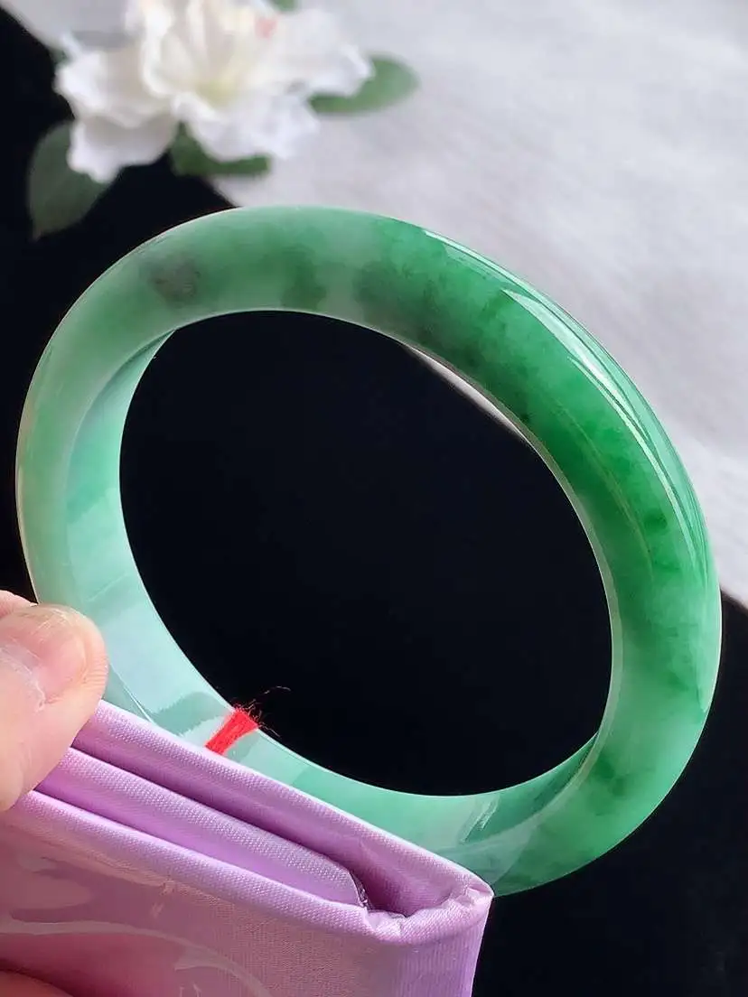 a货翡翠老坑冰种满绿正装正圈手镯62-63大圈口  尺寸62×12×8.8mm 1119