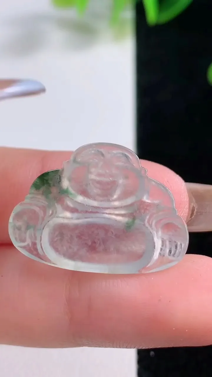 天然A货翡翠冰种飘花佛公镶嵌件，尺寸18.7-26-3.5，重量:2.93g
11月20日