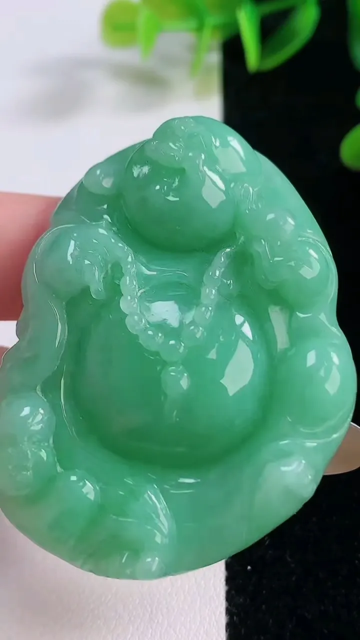 天然A货翡翠逍遥佛吊坠，尺寸52.6-40-11.4，重量:39.78g
11月20日